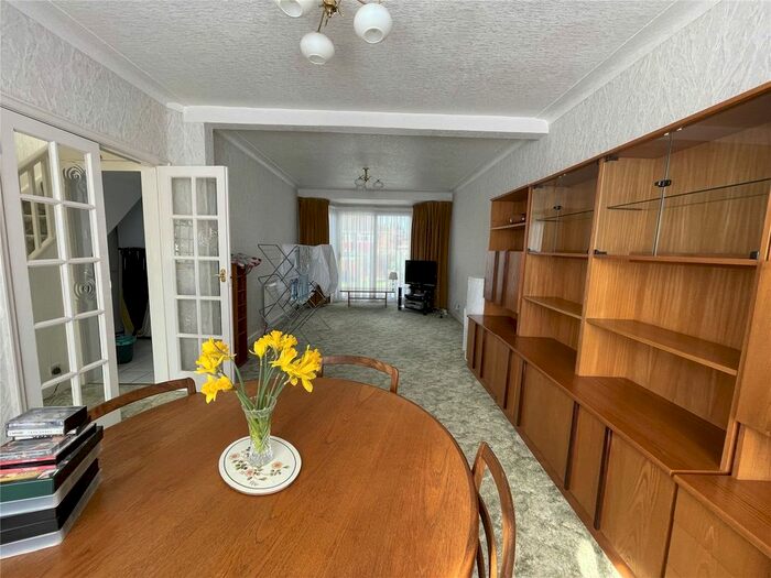 3 Bedroom Semi-Detached House To Rent In ., Stanmore, HA7