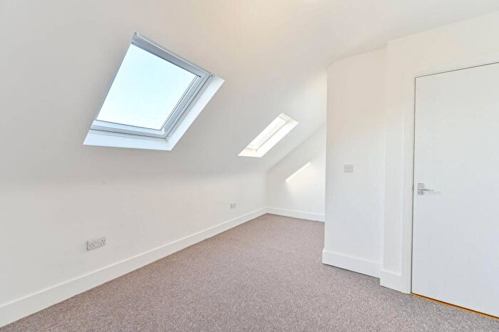 1 Bedroom Flat To Rent In Neasden Lane North, Neasden, London, NW10