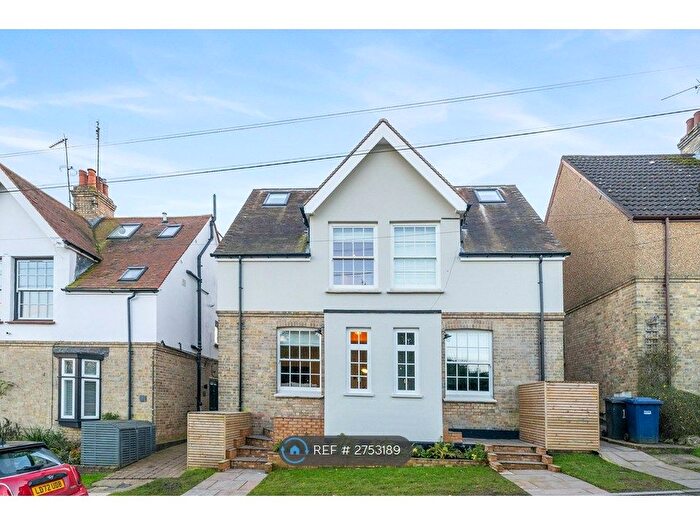 3 Bedroom Semi Detached House To Rent In Hillview Road, London, NW7