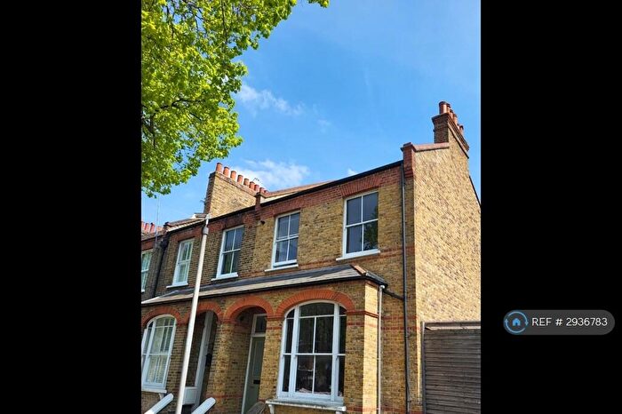 1 Bedroom Flat To Rent In Barry Road, London, SE22