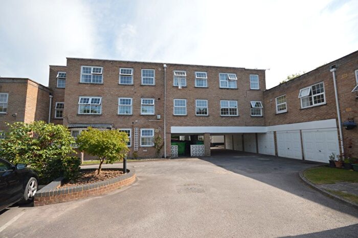 2 Bedroom Flat To Rent In Grosvenor Mews Southampton Road, Lymington, Hampshire, SO41