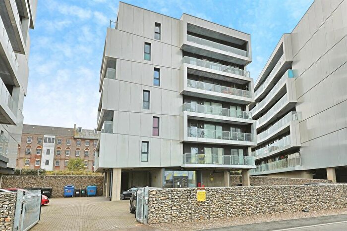 2 Bedroom Flat For Sale In Geoffrey Watling Way, Norwich, NR1