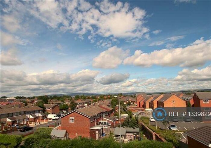 2 Bedroom Flat To Rent In Longcauseway, Farnworth, Bolton, BL4