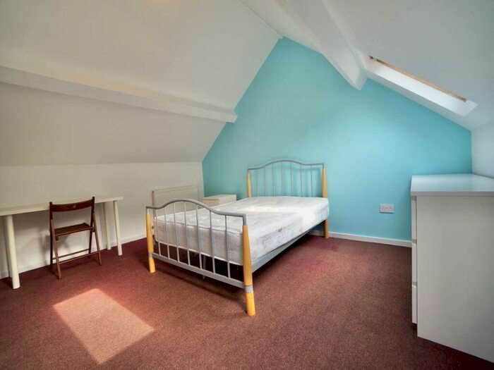 4 Bedroom House To Rent In Caernarfon Road, Bangor, Gwynedd, LL57