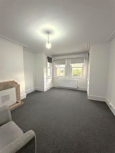 1 Bedroom Apartment To Rent In Torrington Park, Finchley, N12