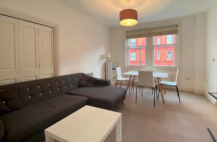 3 Bedroom Flat To Rent In Chiltern Street, London, W1U