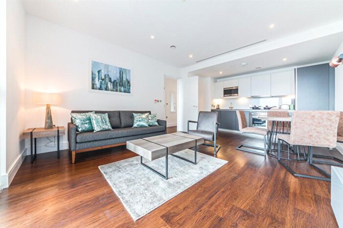 1 Bedroom Apartment To Rent In Maine Tower, Harbour Way, London, E14