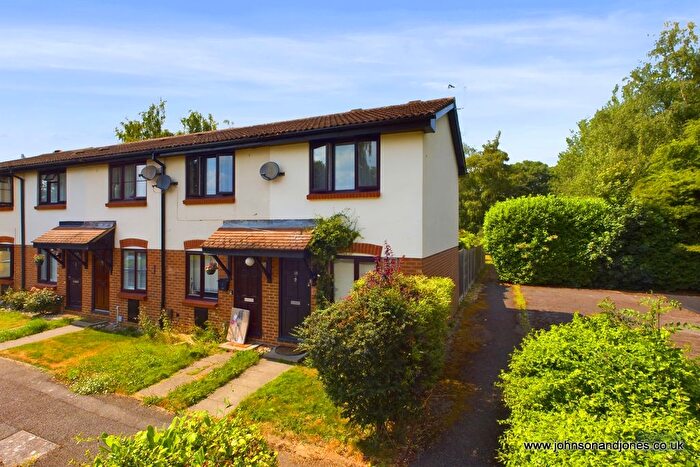 1 Bedroom End Of Terrace House To Rent In Friars Way, Chertsey, KT16