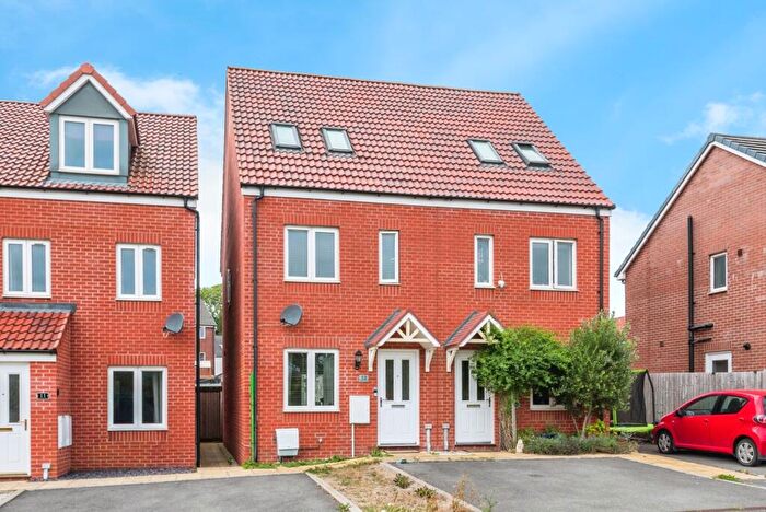 3 Bedroom Semi-Detached House For Sale In Bolehyde Close, Swindon, Wiltshire, SN3