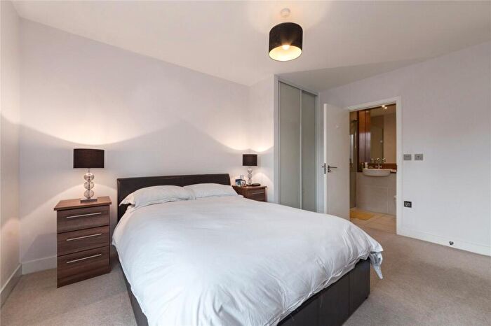 2 Bedroom Flat To Rent In Coombe House, Knapp Road, E3