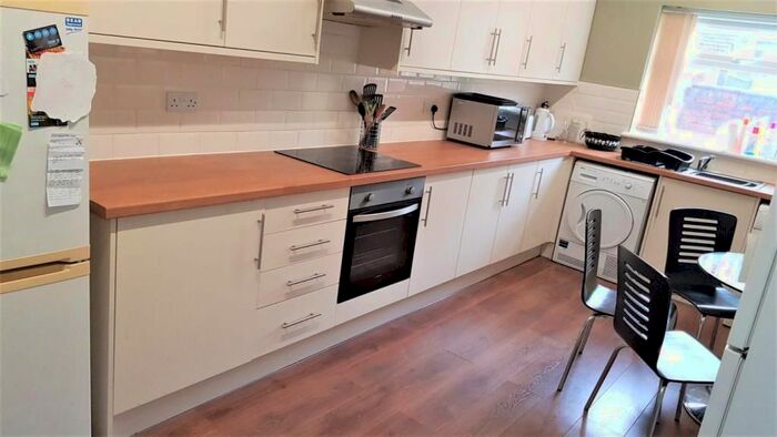 4 Bedroom Flat To Rent In Limpsfield Avenue, London SW19