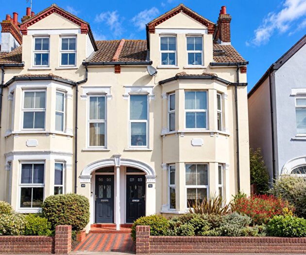 5 Bedroom Semi-Detached House For Sale In Cobbold Road, Felixstowe, IP11