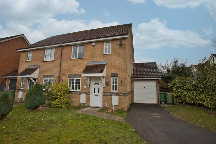3 Bedroom Property To Rent In Stansfeld Avenue, Hawkinge, Folkestone, CT18