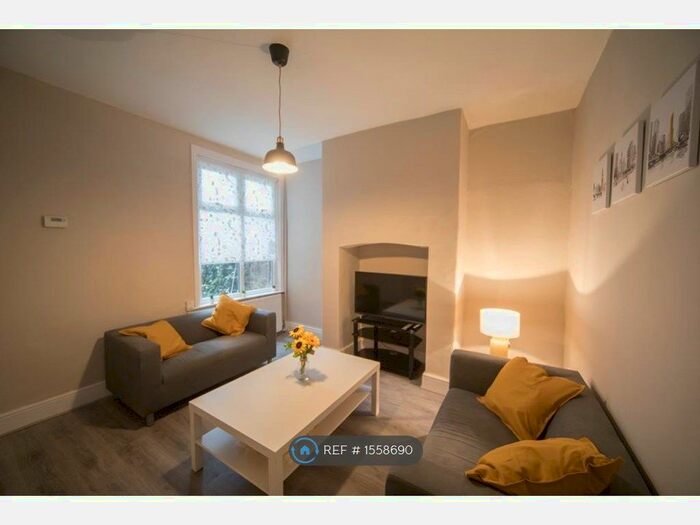 4 Bedroom Terraced House To Rent In Deramore Street, Manchester, M14