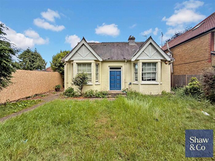 4 Bedroom Detached House For Sale In Norwood Road, Southall, UB2