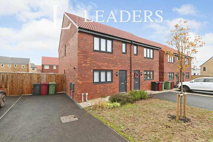 3 Bedroom Semi-Detached House To Rent In Limestone Avenue, Clay Cross, S45