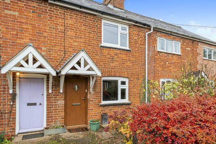 2 Bedroom Cottage To Rent In Ridings Way, Cublington, LU7