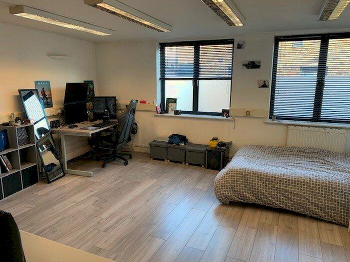 Studio To Rent In Risborough Street, London SE1