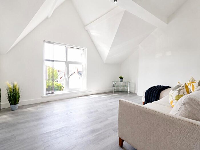 2 Bedroom Flat To Rent In Flat D (Top) Kingsland Crescent, Barry, CF63