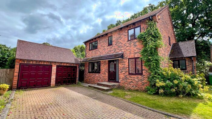 4 Bedroom Detached House For Sale In Head Down, Petersfield, Hampshire, GU31