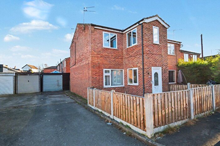 3 Bedroom Town House For Sale In Gateways, Wakefield, West Yorkshire, WF1