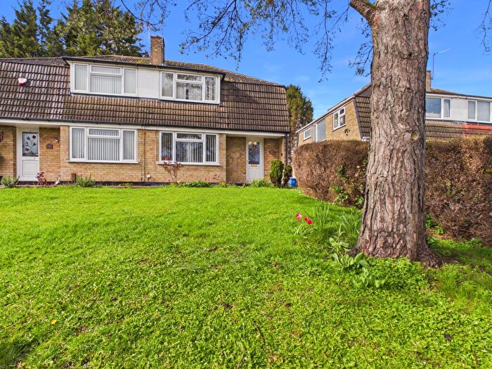 3 Bedroom Semi-Detached House For Sale In Donington Drive, Sunnyhill, DE23