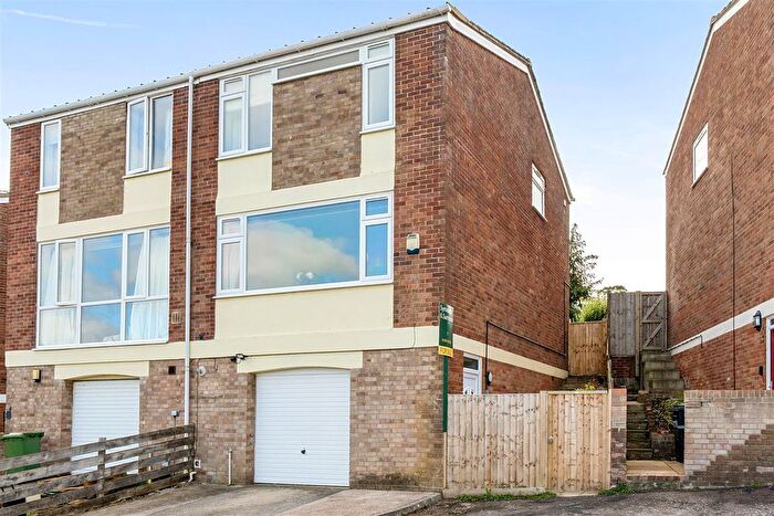 3 Bedroom Semi-Detached House For Sale In Yew Tree Close, Yeovil, BA20