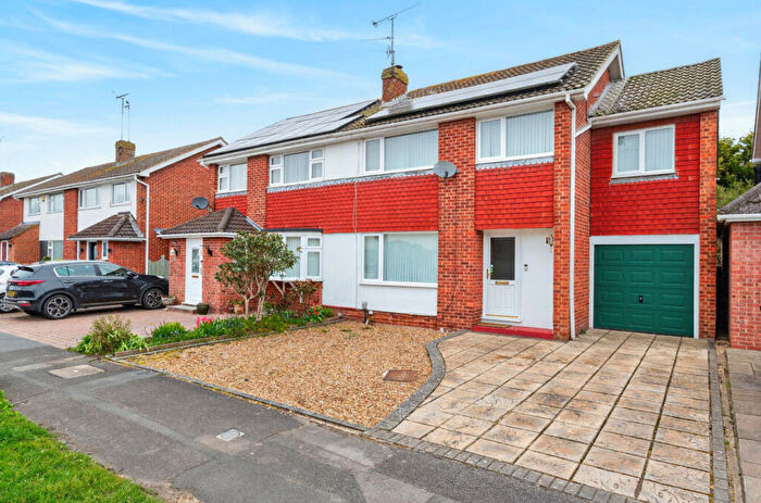 4 Bedroom Semi Detached House For Sale In Carrick Gardens, Woodley, Reading, RG5