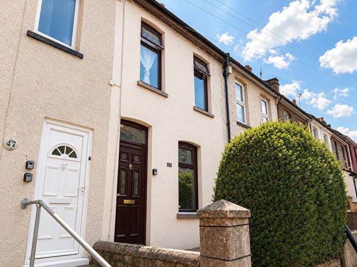 2 Bedroom Terraced House To Rent In Gordon Road, Chatham, ME4