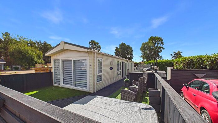2 Bedroom Park Home For Sale In Barholm Road, Tallington, PE9