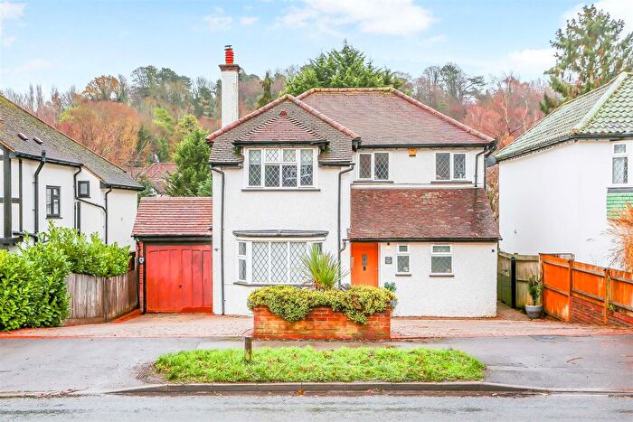 3 Bedroom Detached House For Sale In Outwood Lane, Chipstead, Coulsdon, CR5