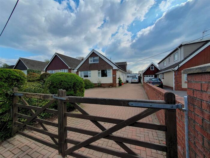 3 Bedroom Detached House For Sale In Bryn Hir, Penclawdd, Swansea, SA4
