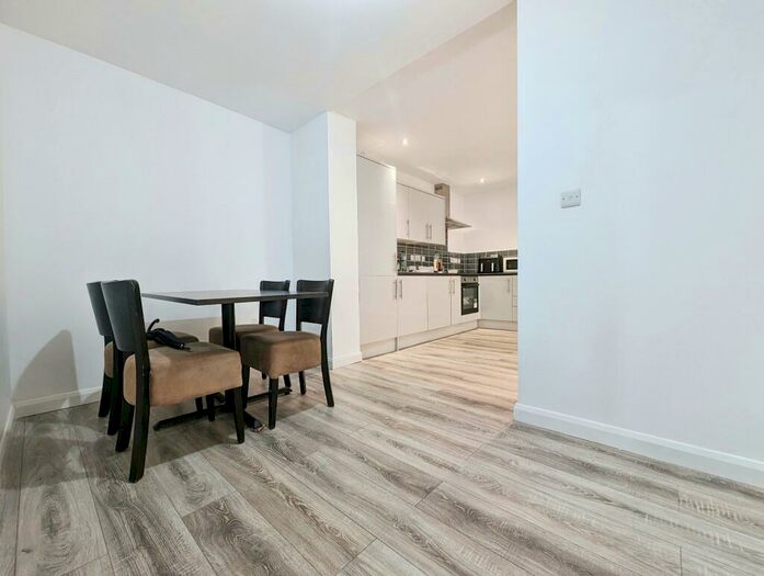 3 Bedroom Apartment To Rent In Micklefield Road, HP13