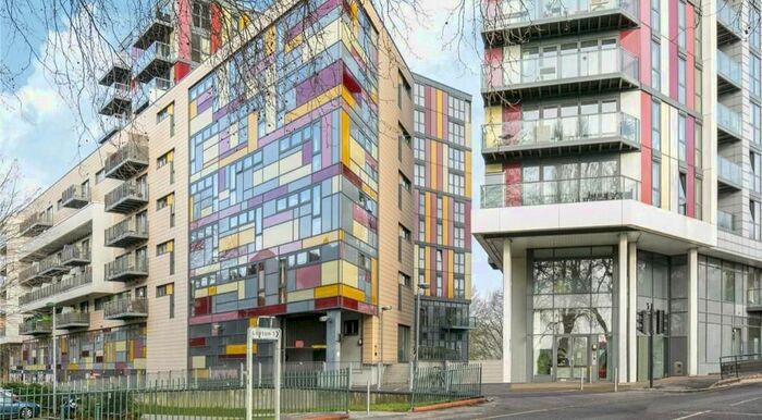 2 Bedroom Flat To Rent In Sky Apartments, Homerton Road, Hackney Wick, Leyton, London, E9