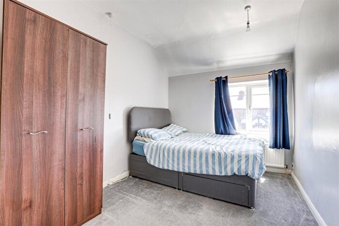 3 Bedroom Terraced House For Sale In Marina Avenue, Beeston, Nottinghamshire, NG9