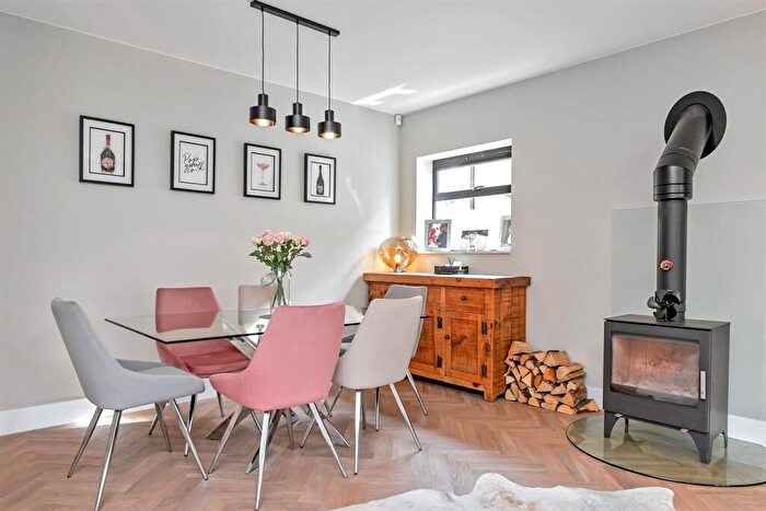 4 Bedroom Detached House For Sale In The Meads, Bricket Wood, St. Albans, AL2