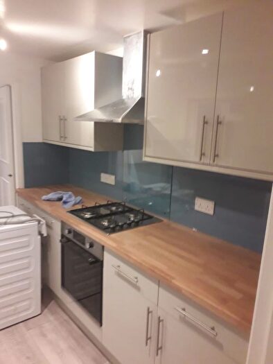 3 Bedroom Semi-Detached House To Rent In Washington Road, Worcester Park, KT4