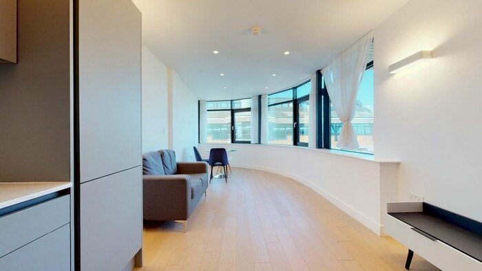 2 Bedroom Flat To Rent In New Horizons Court, Brentford, TW8