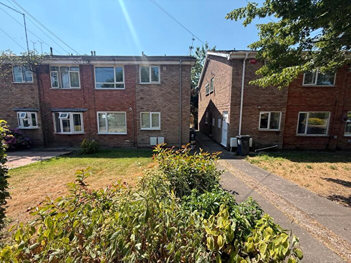 2 Bedroom Maisonette For Sale In Vicarage Close, Birmingham, B42