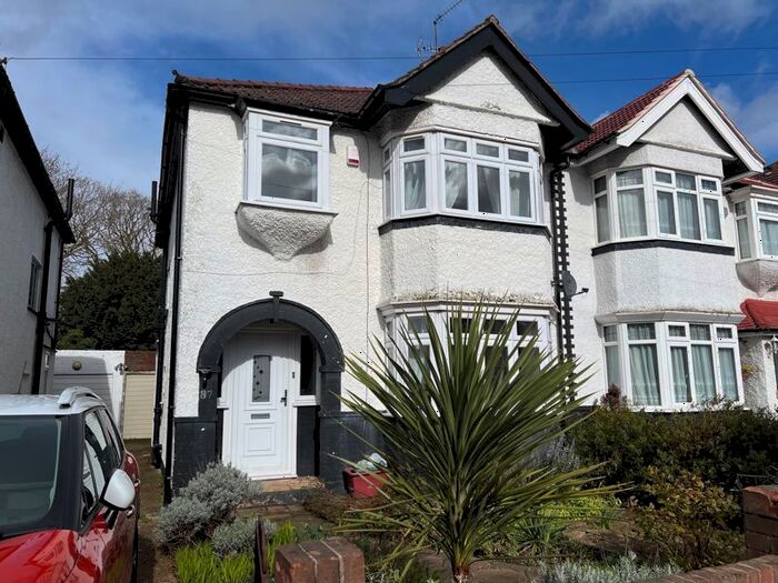 3 Bedroom Semi-Detached House To Rent In Syon Park Gardens, Isleworth, TW7