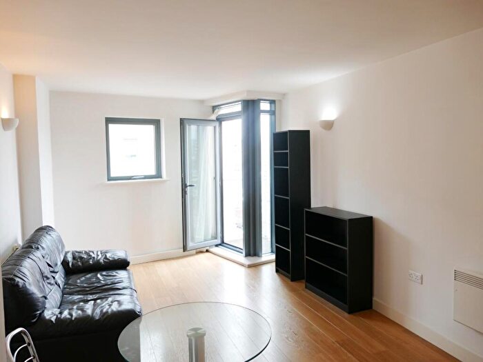 1 Bedroom Flat For Sale In Waterloo Court, Hunslet Road, Leeds, West Yorkshire, LS10