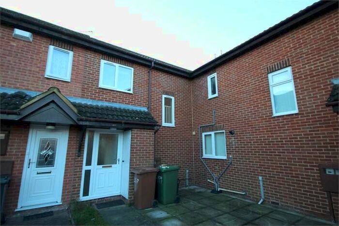 3 Bedroom Terraced House To Rent In Senwick Drive, Wellingborough, Northamptonshire, NN8