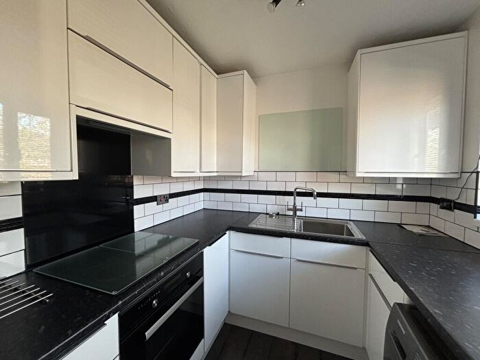 1 Bedroom Maisonette To Rent In Lynmouth Crescent, Furzton, Milton Keynes, MK4