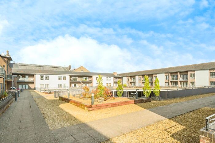 2 Bedroom Flat For Sale In Fire Fly Avenue, Swindon, SN2