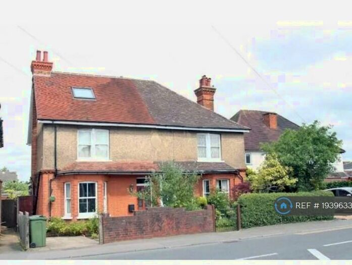 4 Bedroom Semi-Detached House To Rent In Worplesdon Road, Guildford, GU2