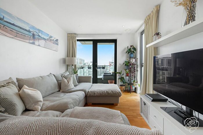 2 Bedroom Flat For Sale In Tayberry House, Ravens Walk, Stratford, E20