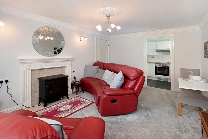 1 Bedroom Flat For Sale In Marine Parade, Shaldon, Teignmouth, TQ14