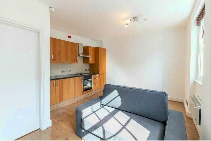 1 Bedroom Flat To Rent In Norfolk Place, London, W2