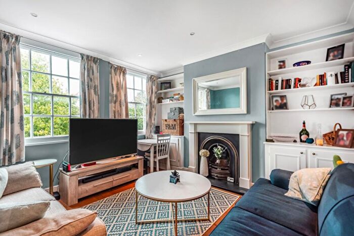 2 Bedroom Flat For Sale In Heathwall Street, Battersea, London, SW11