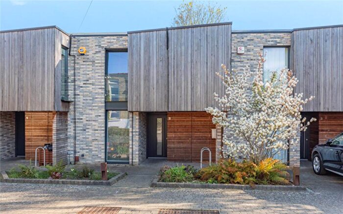 3 Bedroom Terraced House To Rent In Comar Mews, Hartington Grove, Cambridge, CB1